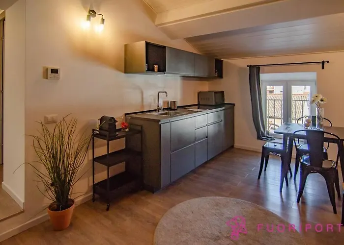 Fuoriporta Affitti Brevi - Corte 3 Con Parcheggio Gratuito *