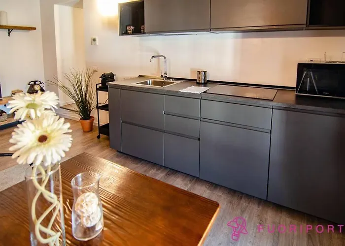 Fuoriporta Affitti Brevi - Corte 3 Con Parcheggio Gratuito 파르마